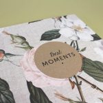 Natúr-zöld-korall virágmintás lenvászon fotóalbum