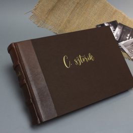 Barna valódi bőr és vászon album - arany felirattal