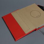 A/5 piros - fekete -fehér pöttyös - boríték napló cserélhető belívvel 