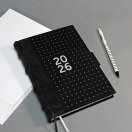   2026 heti tervező - fekete farmer és vászon, matt ezüst felirat