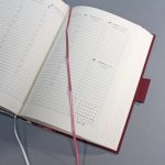 2026 heti tervező - bordó és virágmintás vászon, matt rozé arany felirat