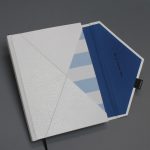 A/5 fehér - kék - fehér csíkos boríték napló cserélhető belívvel 