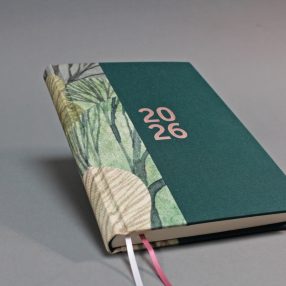   A/5 - 176 oldal - 2027 heti tervező - REGULAR - zöld - famintás