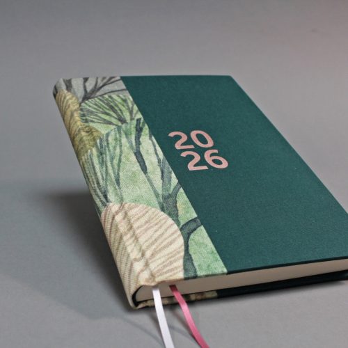 2026 heti tervező - zöld és famintás vászon, matt rozé arany felirat