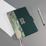 2026 heti tervező - zöld és famintás vászon, matt rozé arany felirat